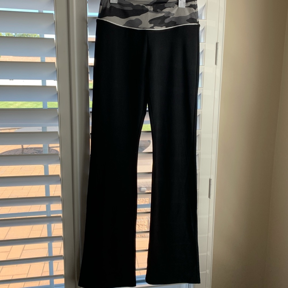 SO High Rise Yoga Skinny Bootcut Size XS